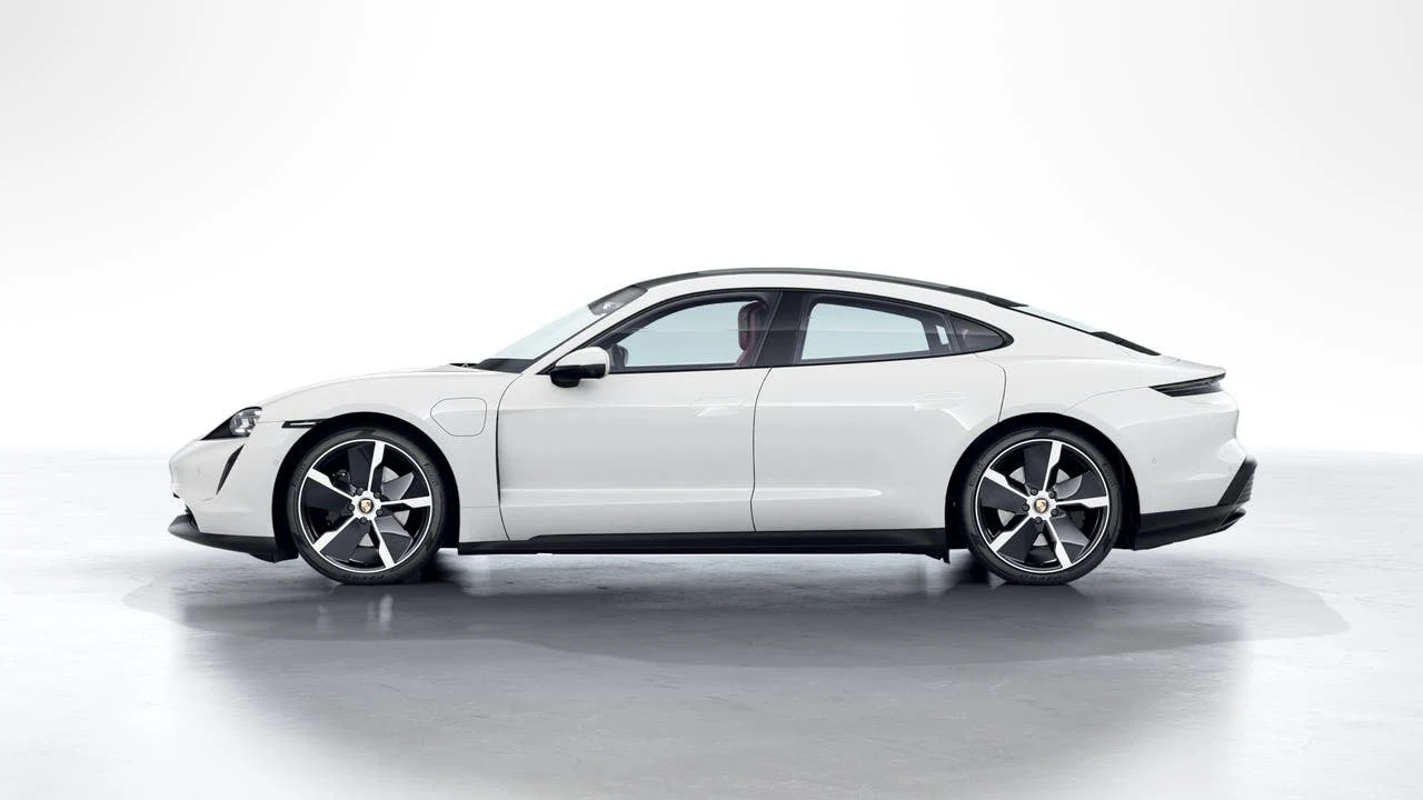 2024 Porsche Taycan Sedan (2025 Update), 2/10