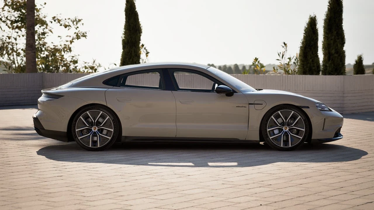 2026 Porsche Taycan 4 Black Edition (2025 Update), 6/14
