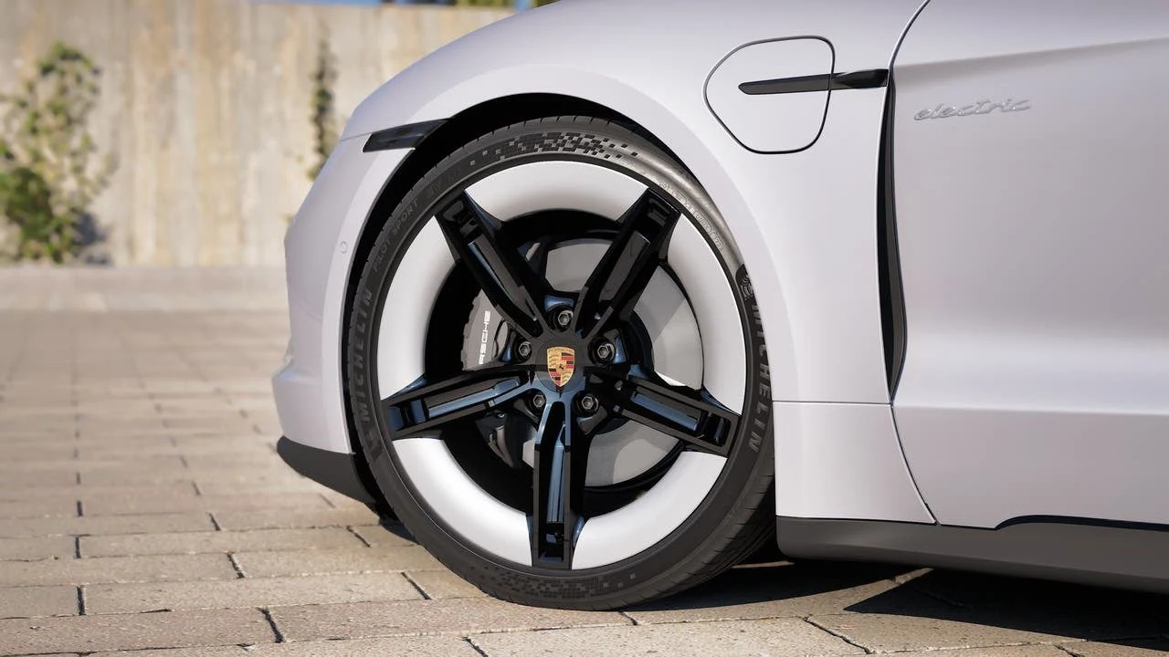 2027 Porsche Taycan 4 Sedan (2025 Update), 10/14