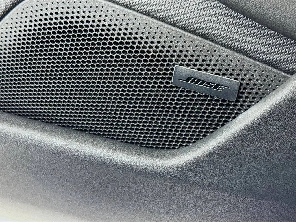 2026 Porsche Taycan 4 Sedan (2025 Update), 12/30