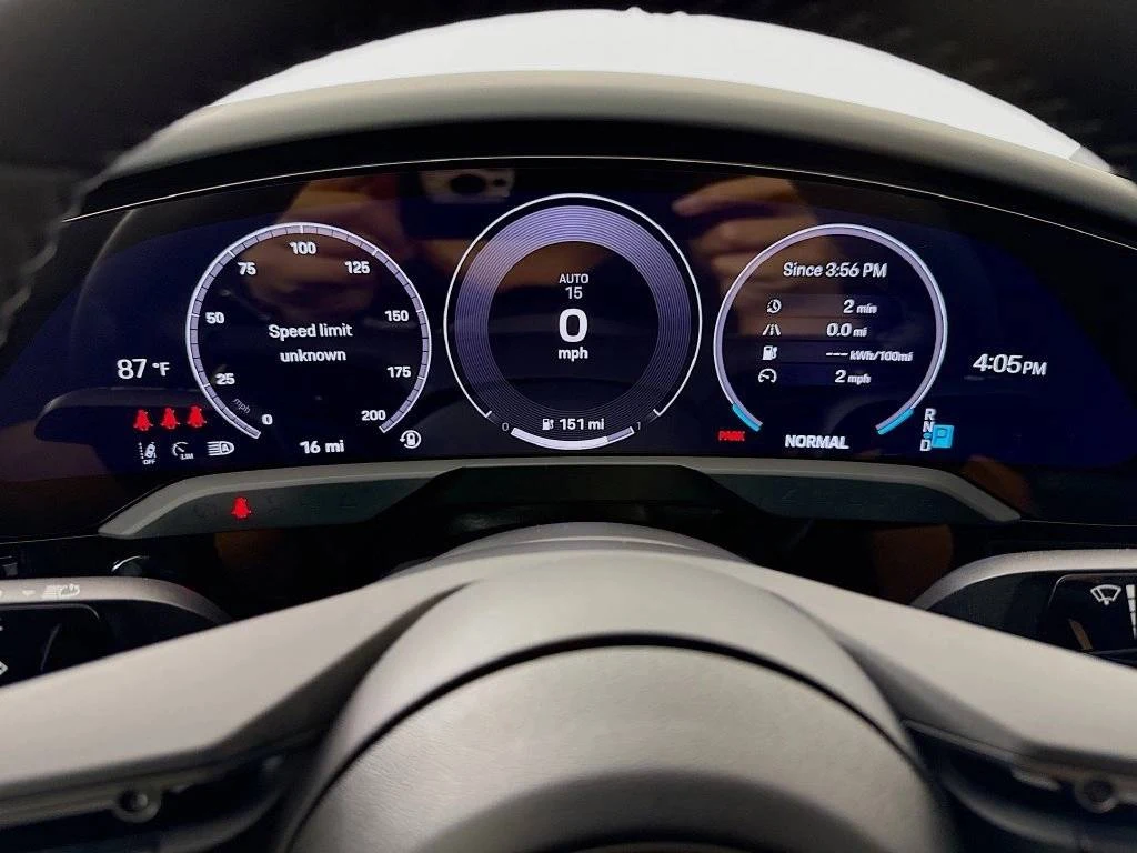 2026 Porsche Taycan 4 Sedan (2025 Update), 16/30