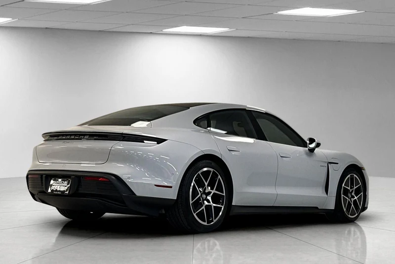 2025 Porsche Taycan Sedan (2025 Update), 8/28