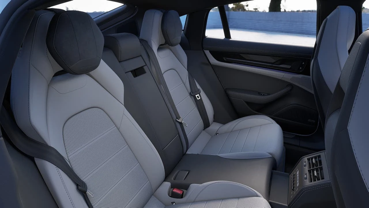 2027 Porsche Panamera 4 (976), 13/14