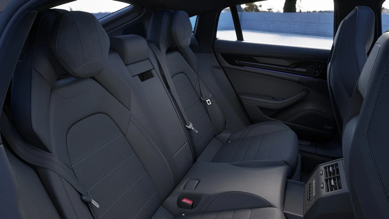 2027 Porsche Panamera 4 (976), 13/14