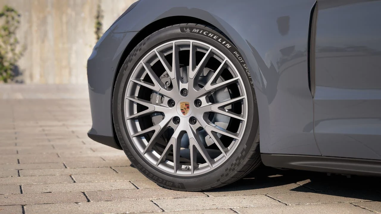 2026 Porsche Panamera 4 (976), 10/14