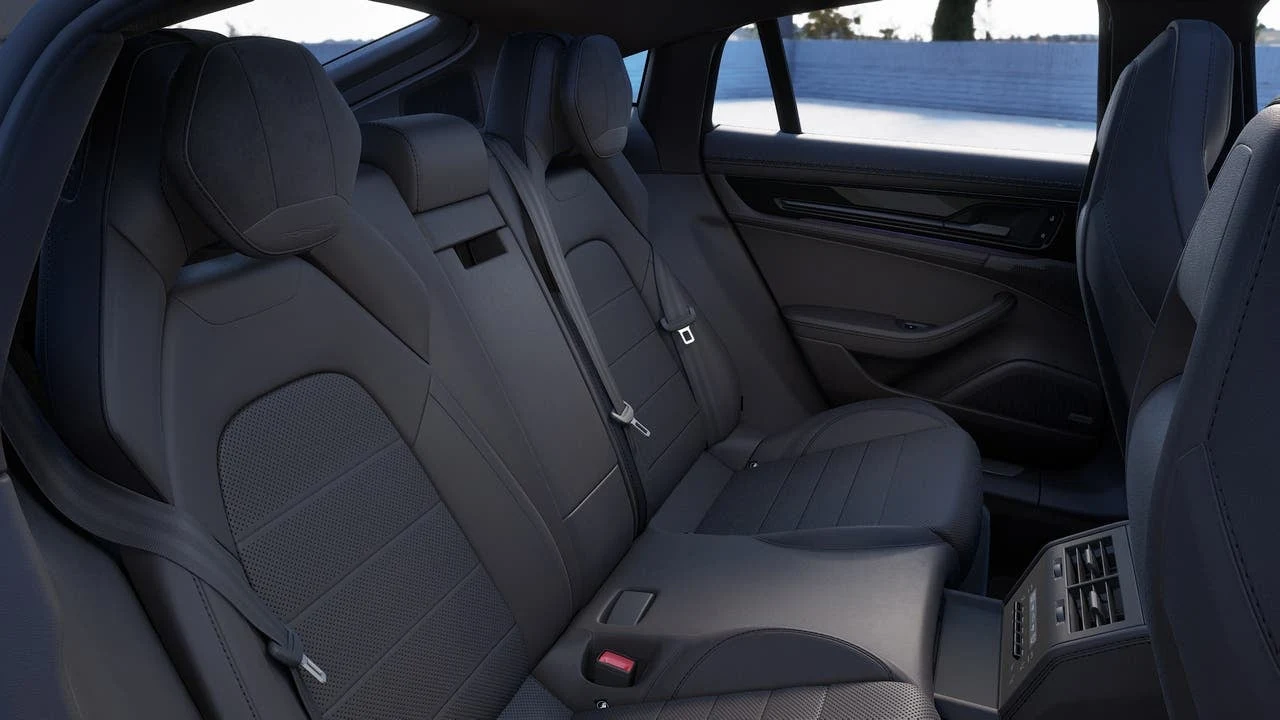 2027 Porsche Panamera (976), 13/14