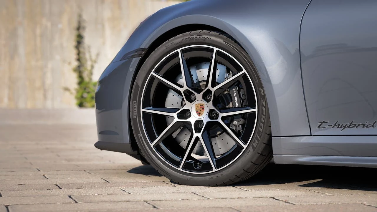 2027 Porsche 911 Carrera GTS (992.2), 10/14