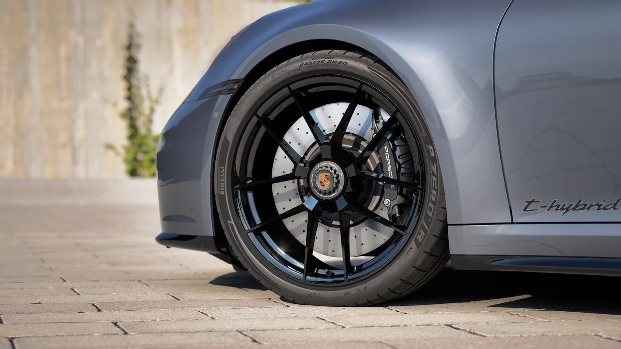 2027 Porsche 911 Carrera GTS (992.2), 10/14