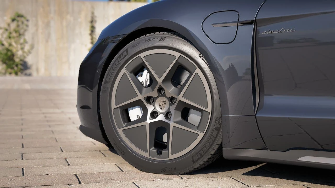 2026 Porsche Taycan Turbo (2025 Update), 10/14