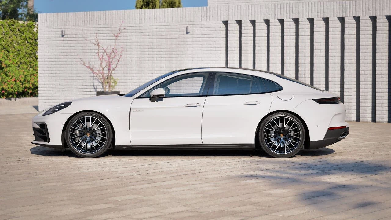 2026 Porsche Panamera 4 (976), 2/14