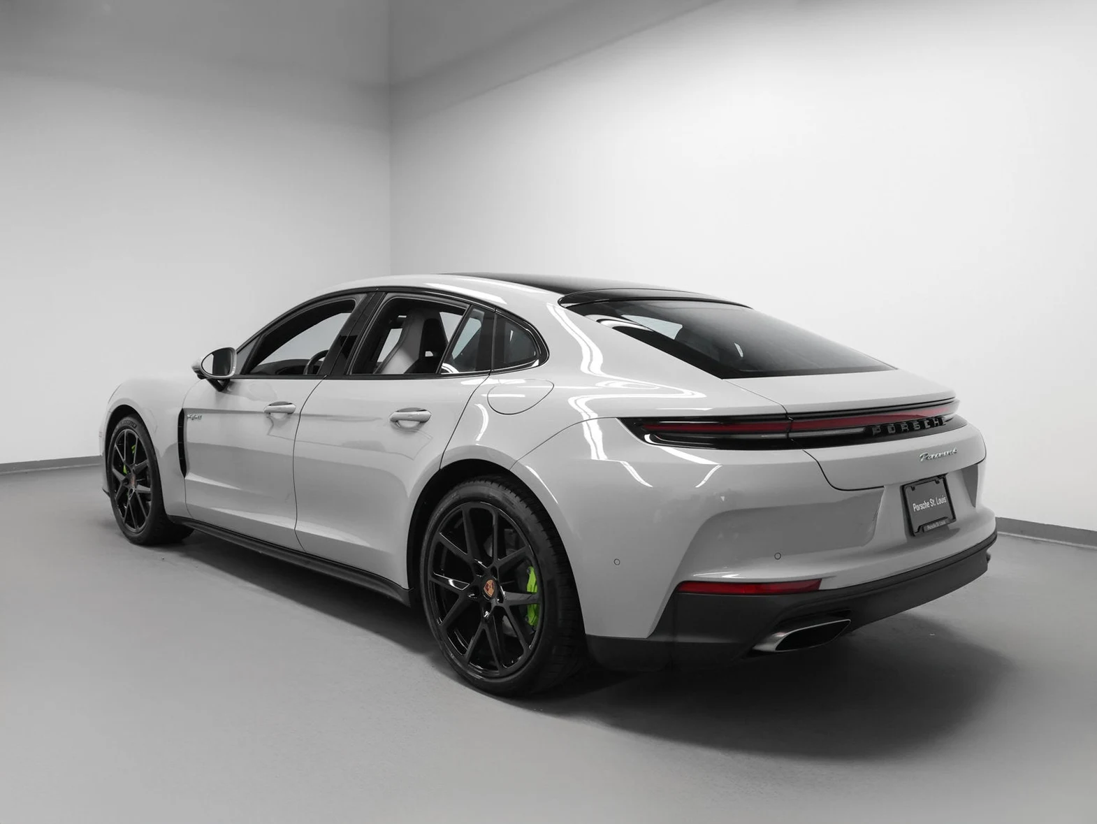 2026 Porsche Panamera 4 (976), 3/30