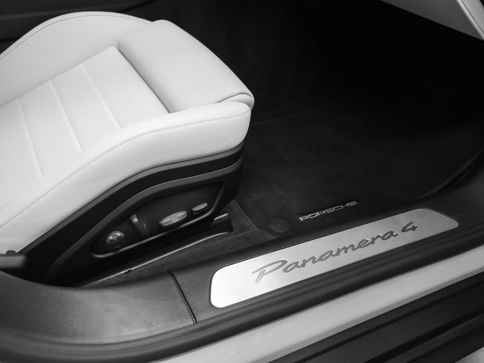 2026 Porsche Panamera 4 (976), 21/30