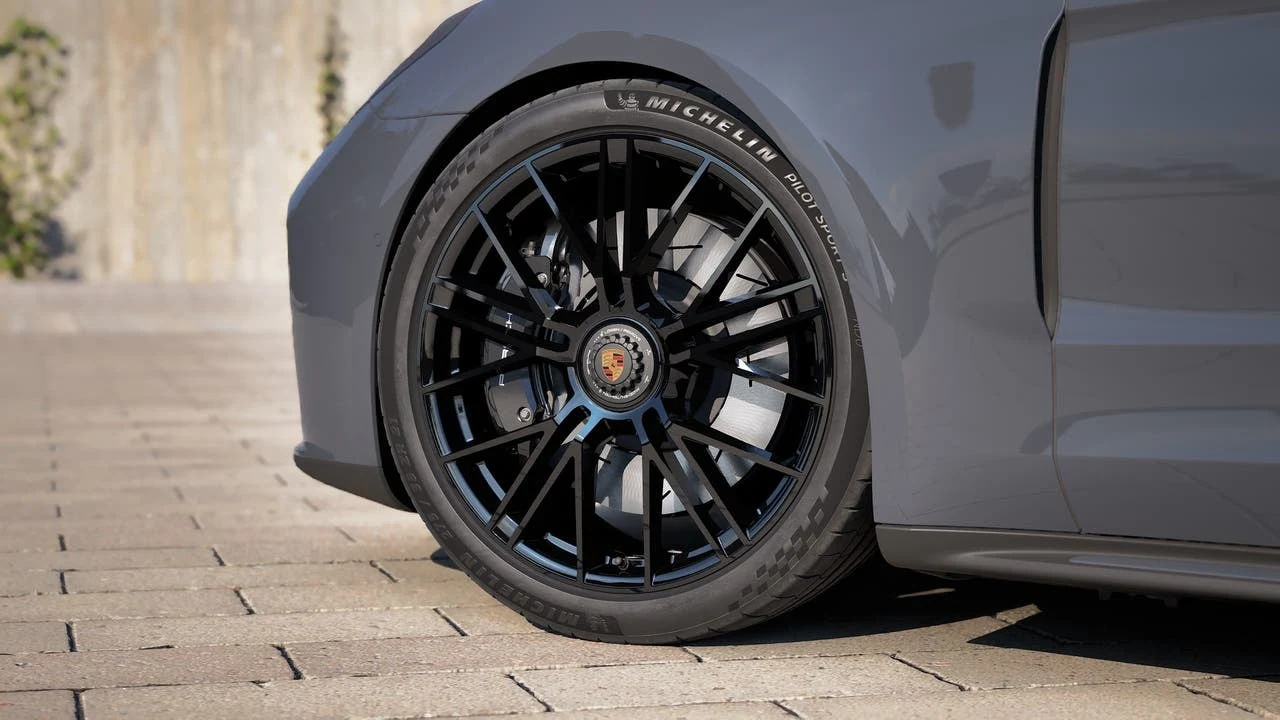 2027 Porsche Panamera GTS (976), 10/14