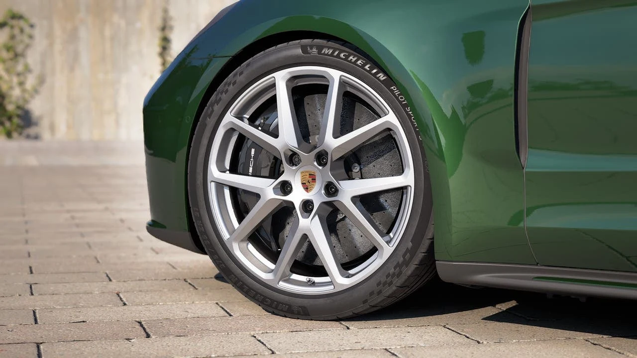 2027 Porsche Panamera GTS (976), 10/14
