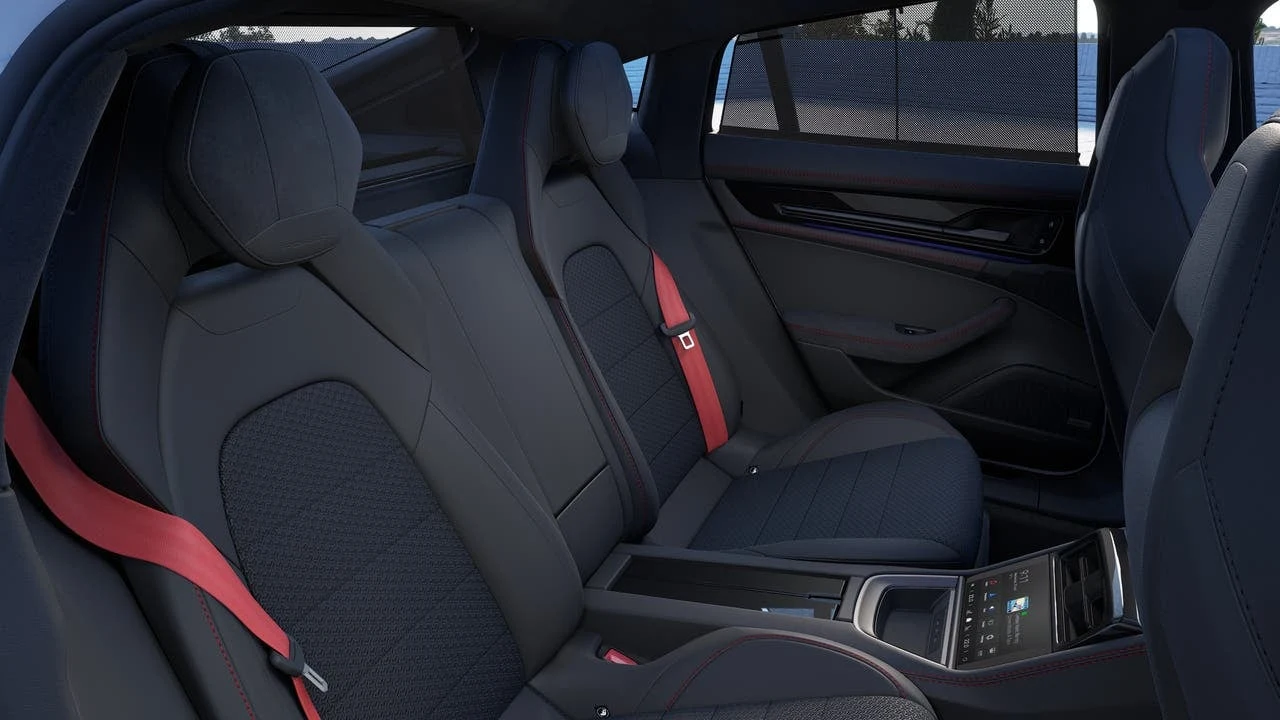 2027 Porsche Panamera GTS (976), 13/14
