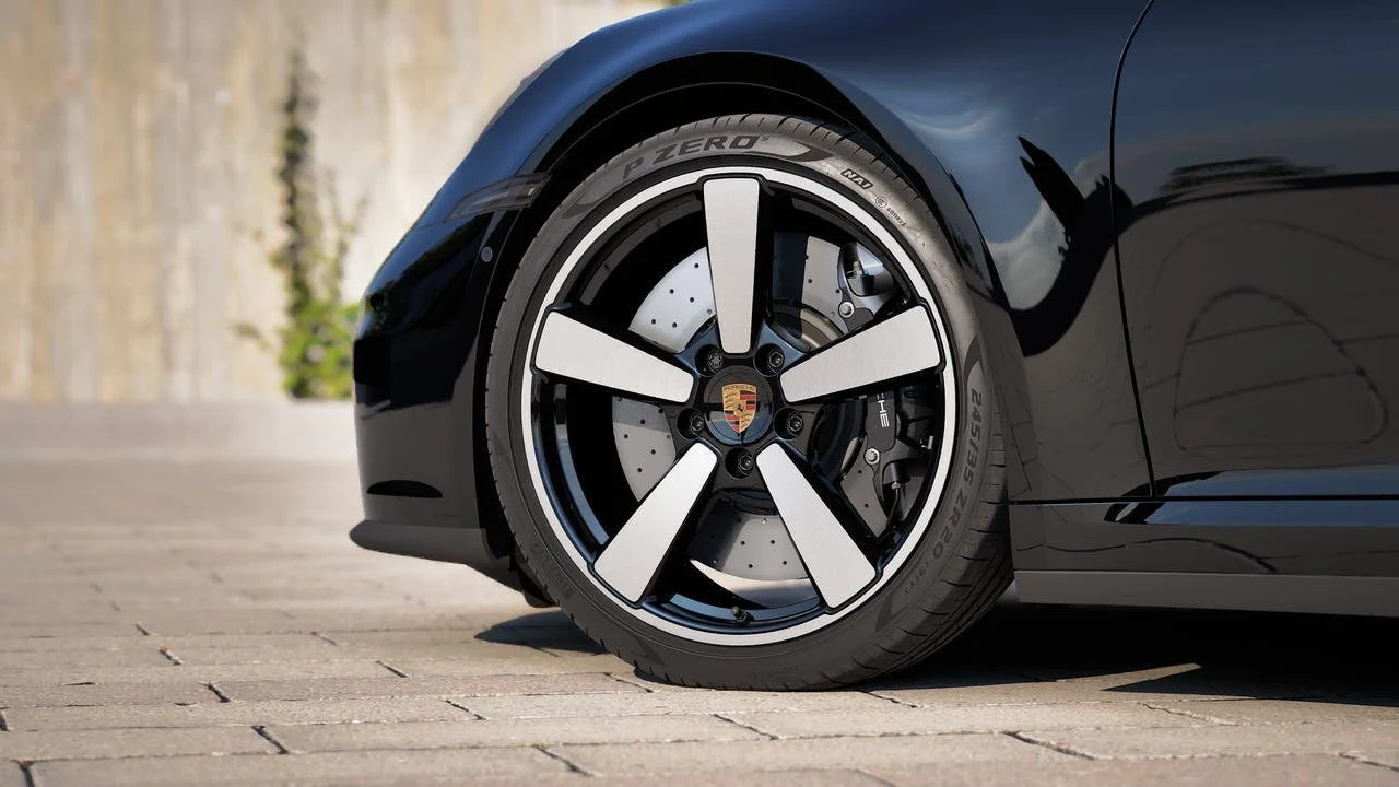 2025 Porsche 911 Carrera S (992.2), 10/14