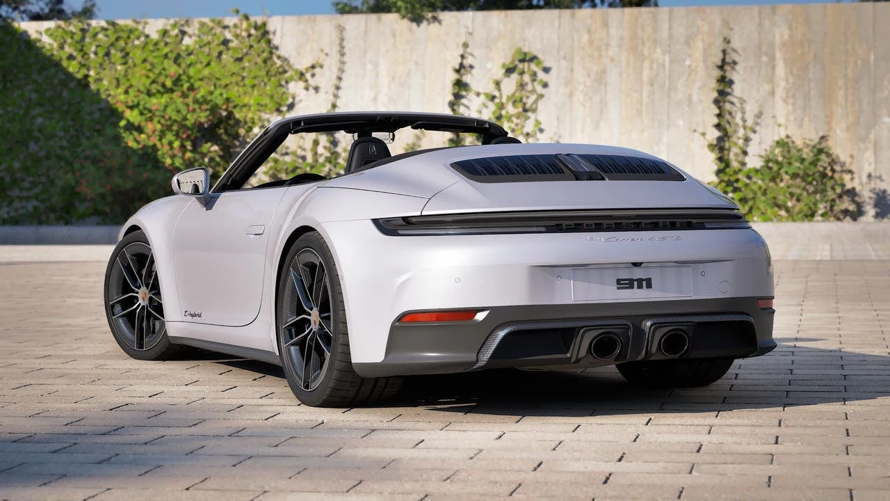 2026 Porsche 911 Carrera 4 GTS Cabriolet (992.2), 3/14