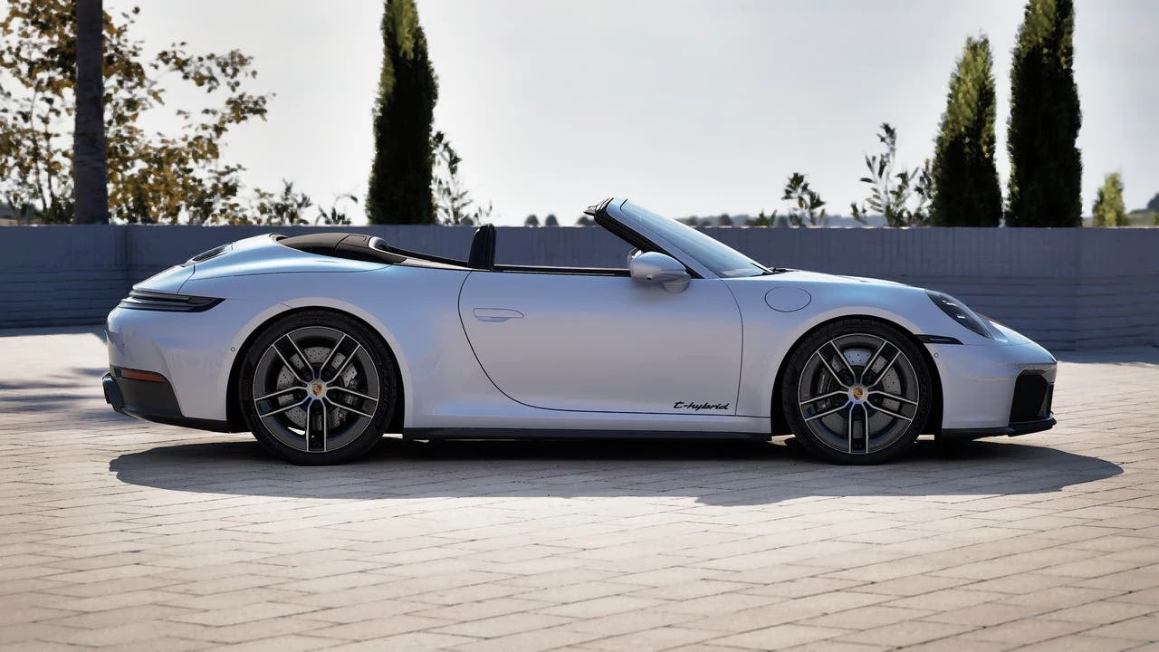 2026 Porsche 911 Carrera 4 GTS Cabriolet (992.2), 6/14