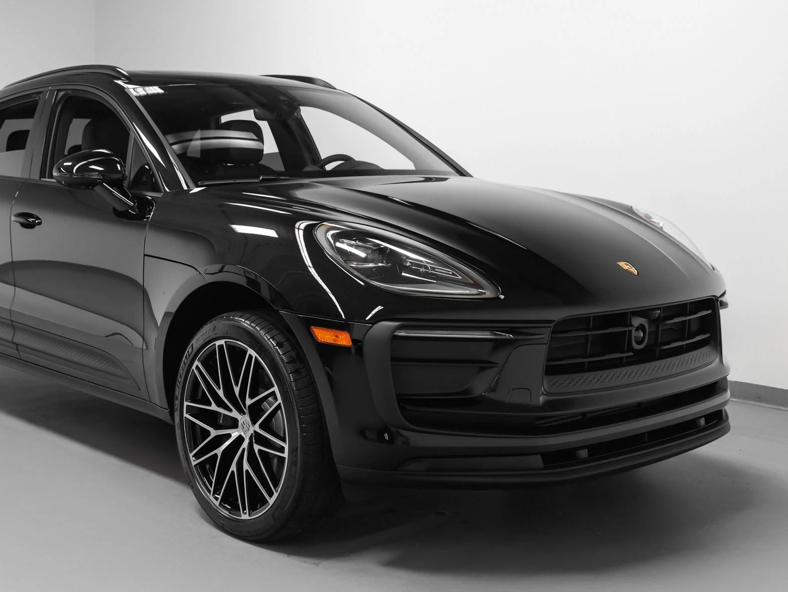 2026 Porsche Macan (95B), 7/30