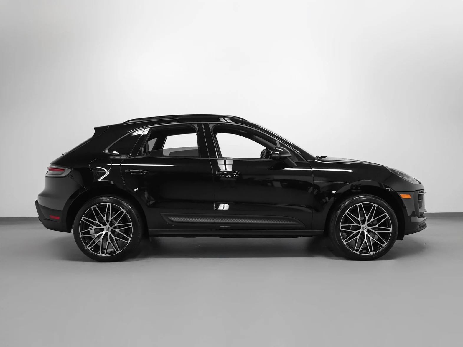 2026 Porsche Macan (95B), 10/30