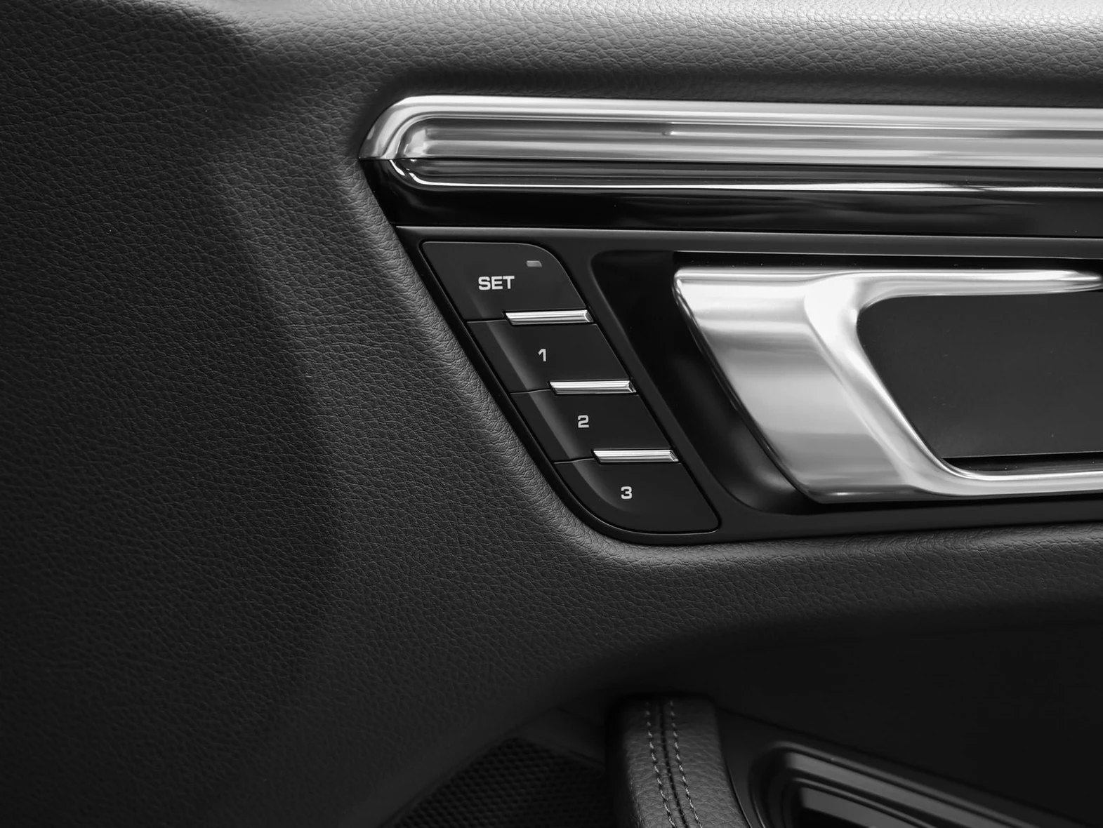 2026 Porsche Macan (95B), 16/30