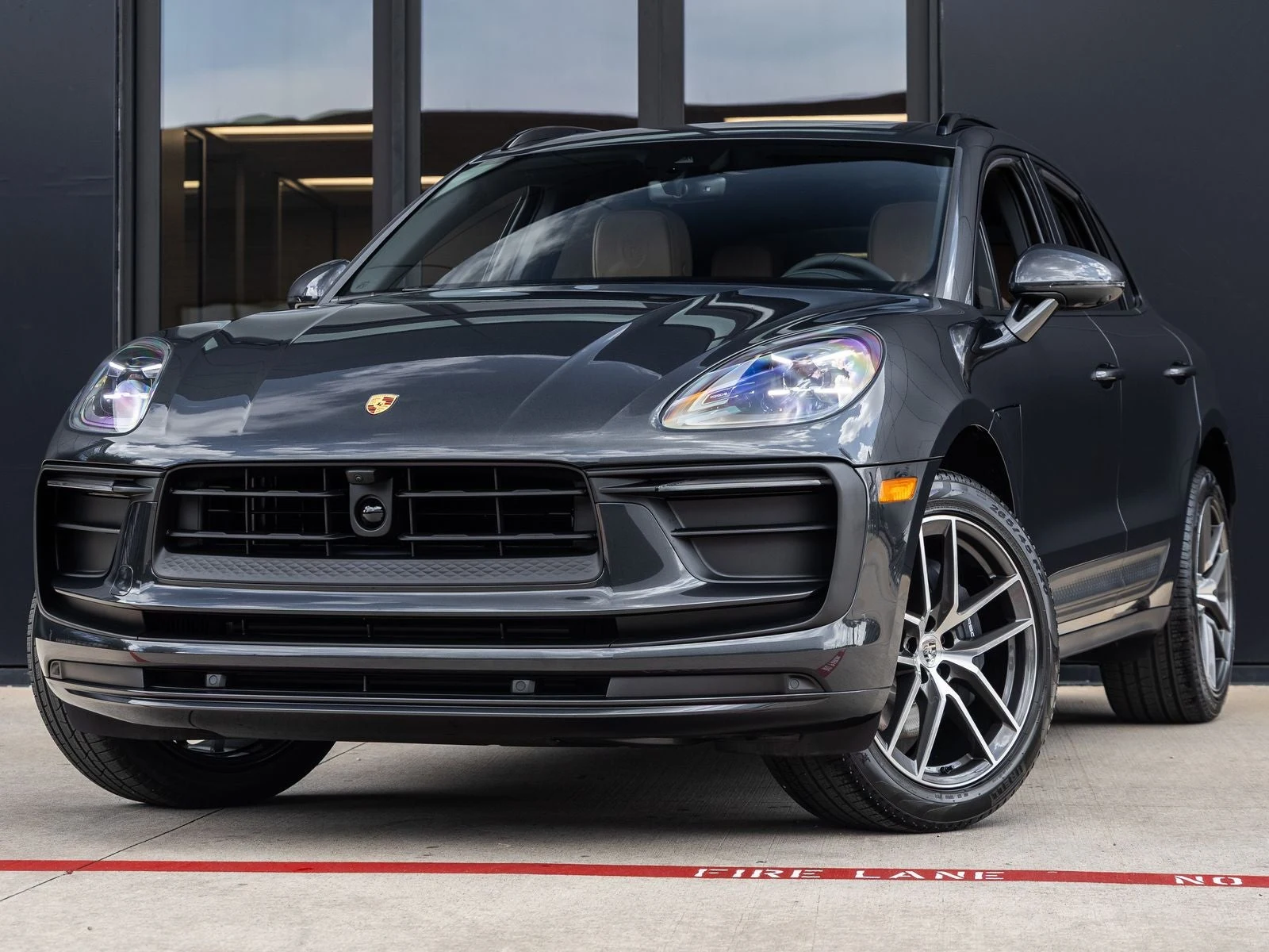 Porsche Macan (95B) | Indigo Auto Group