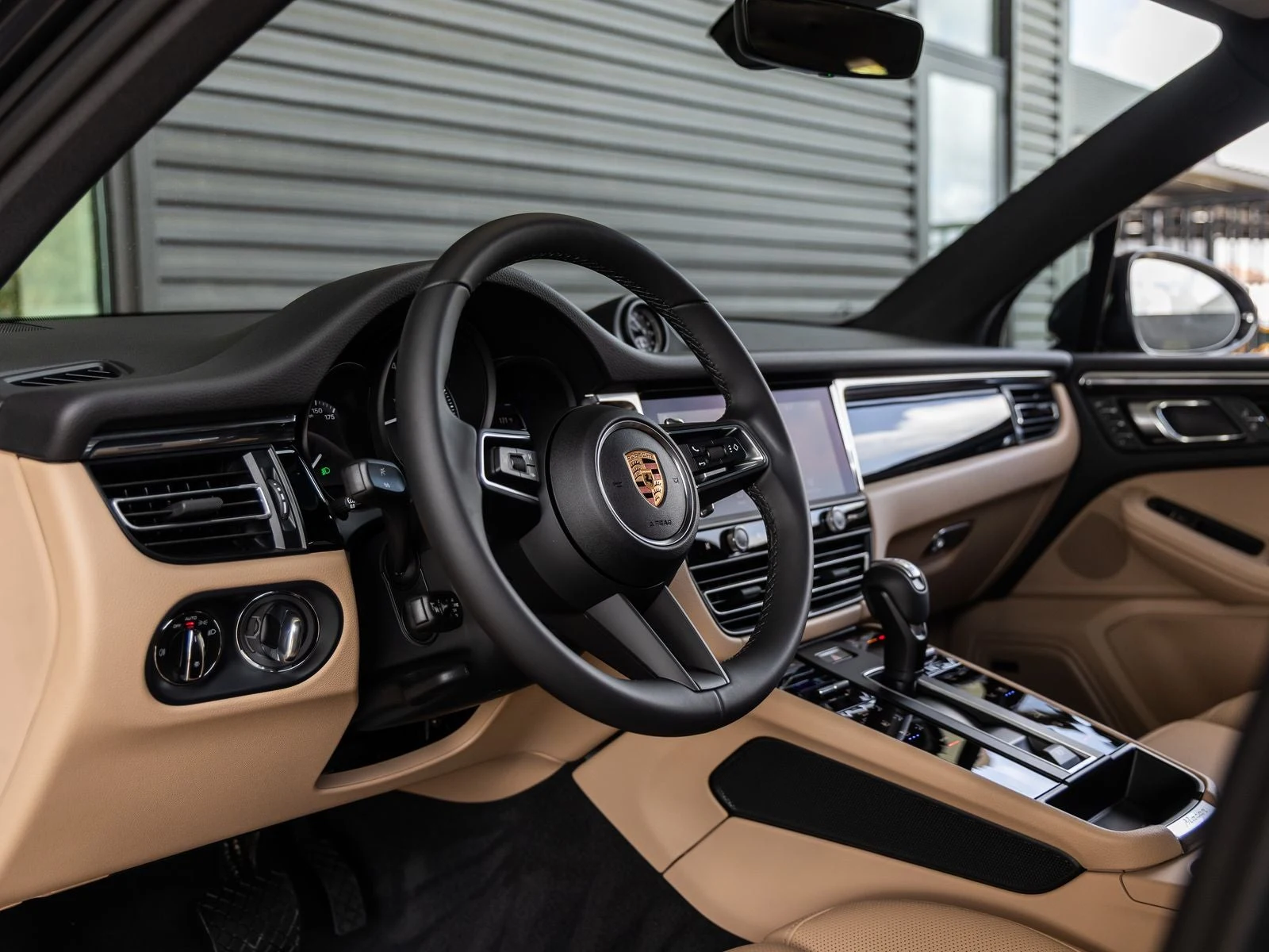 2026 Porsche Macan (95B), 4/30