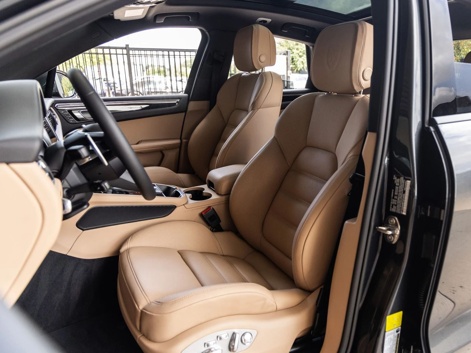 2026 Porsche Macan (95B), 5/30
