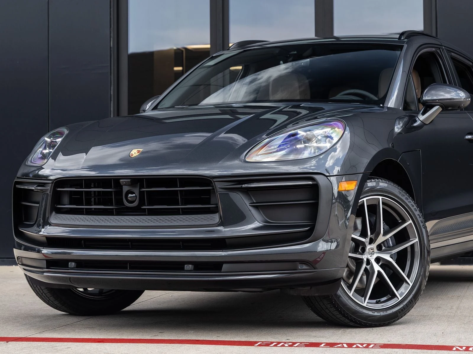 2026 Porsche Macan (95B), 7/30
