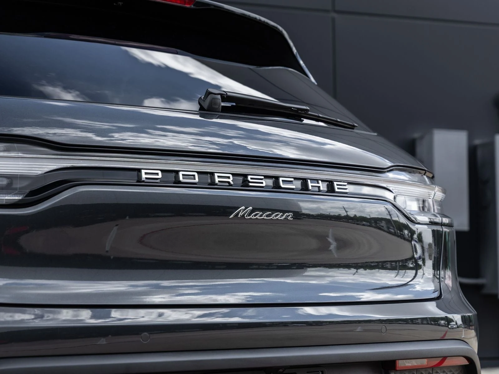 2026 Porsche Macan (95B), 15/30