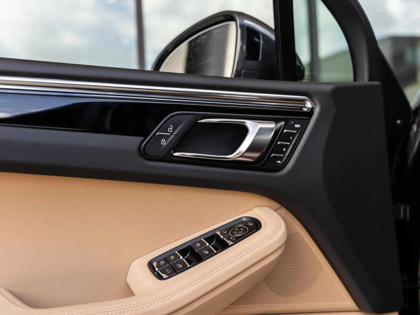 2026 Porsche Macan (95B), 24/30