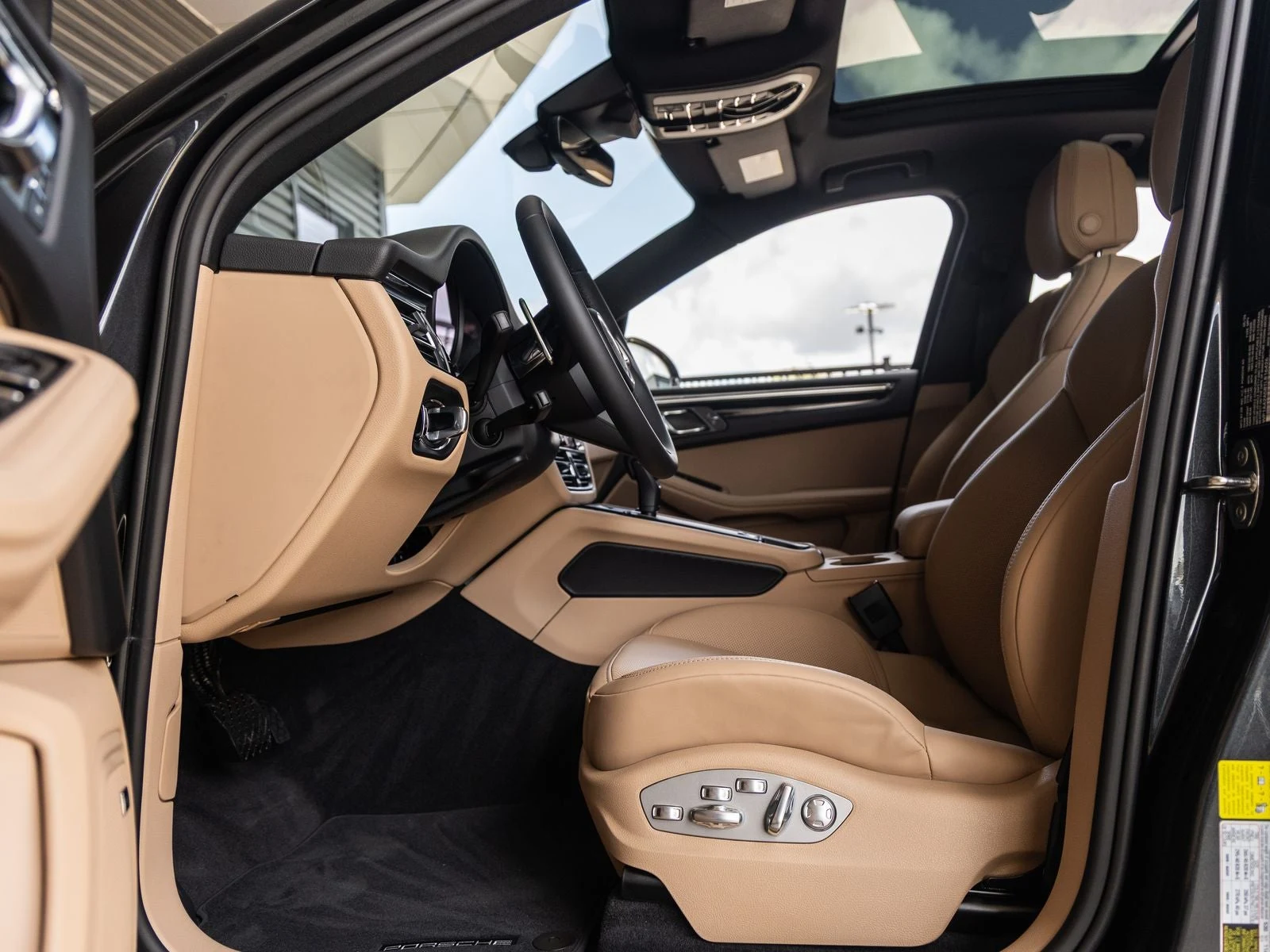2026 Porsche Macan (95B), 26/30