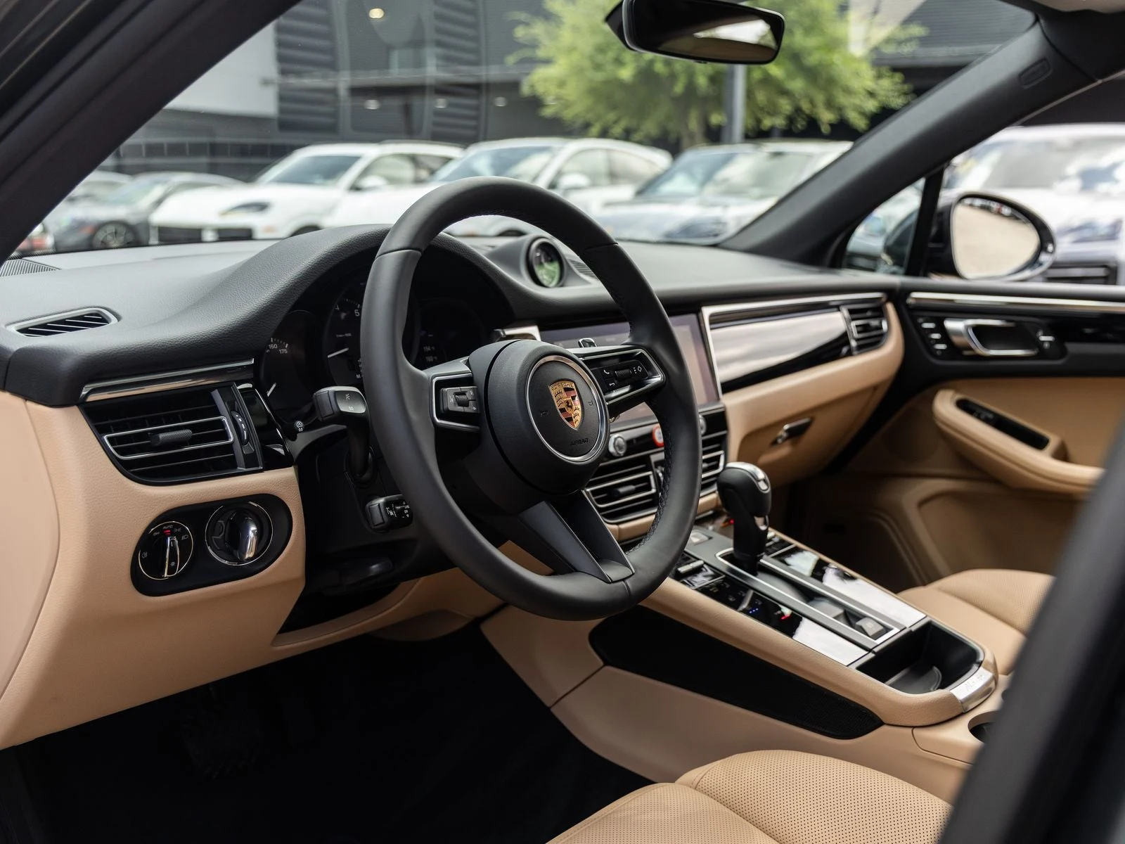 2026 Porsche Macan (95B), 4/30
