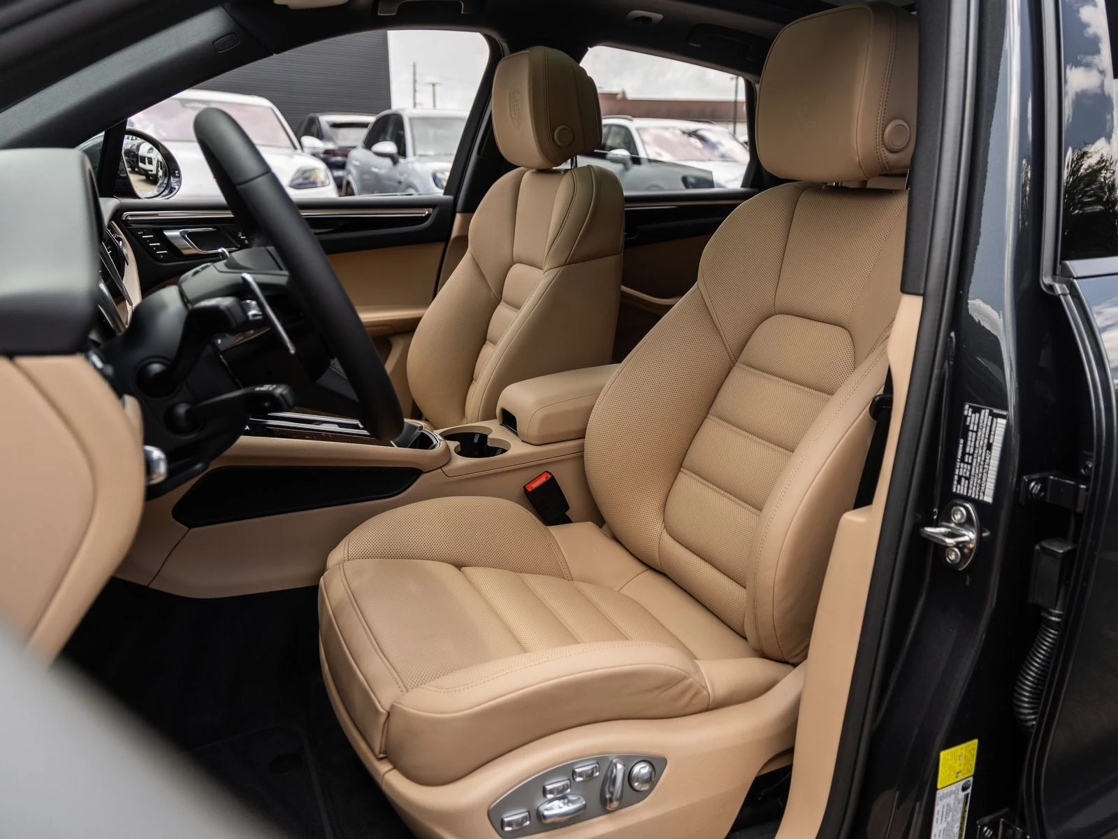 2026 Porsche Macan (95B), 5/30