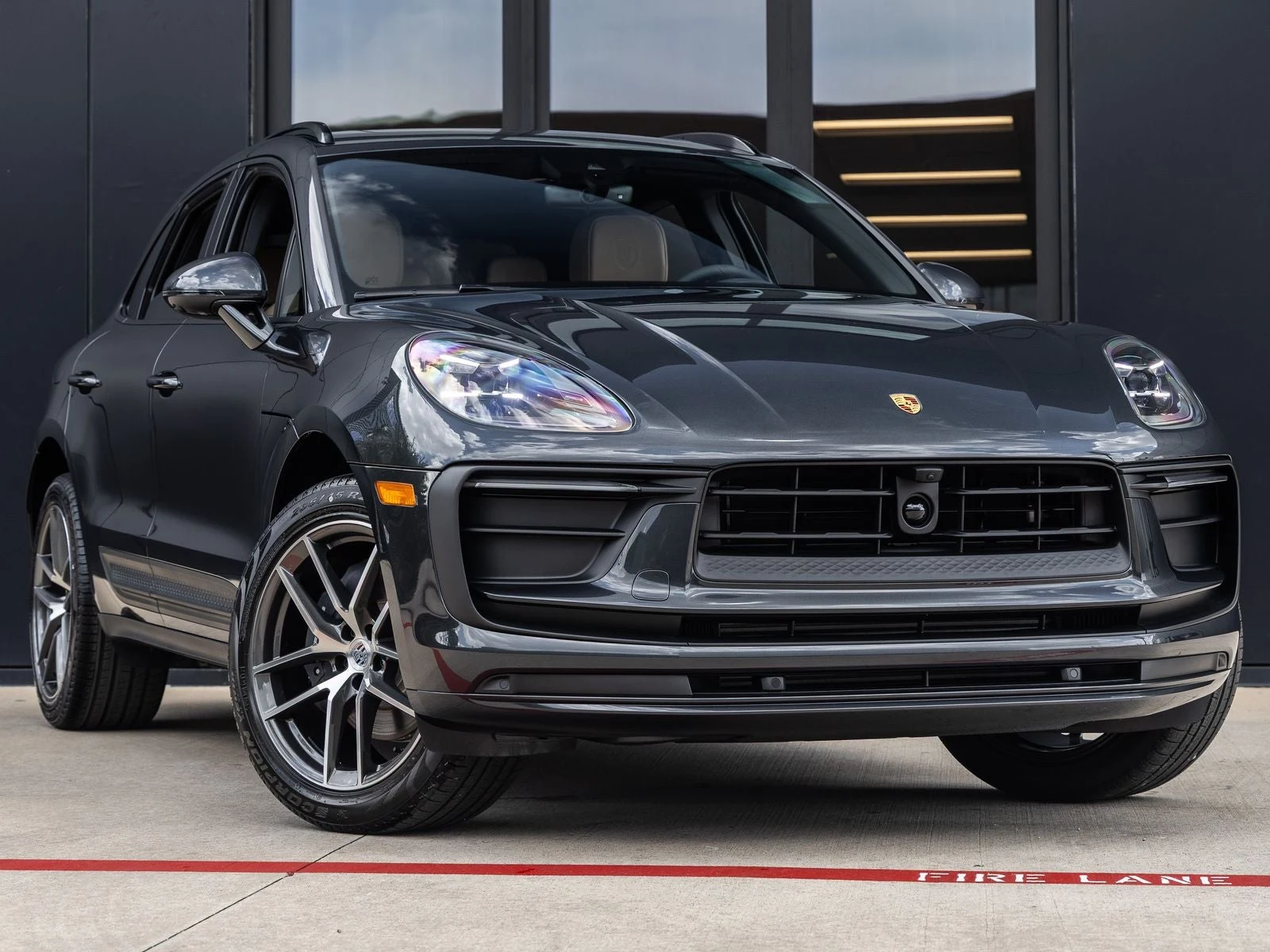 2026 Porsche Macan (95B), 6/30