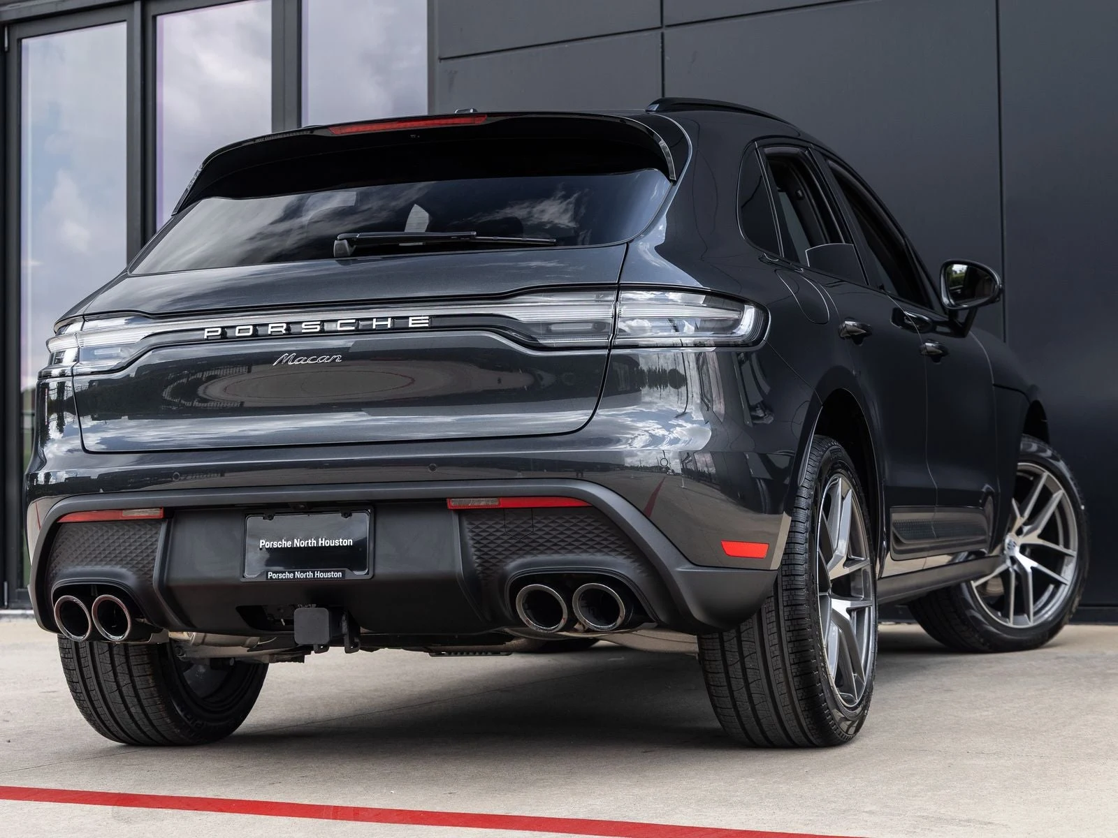2026 Porsche Macan (95B), 11/30
