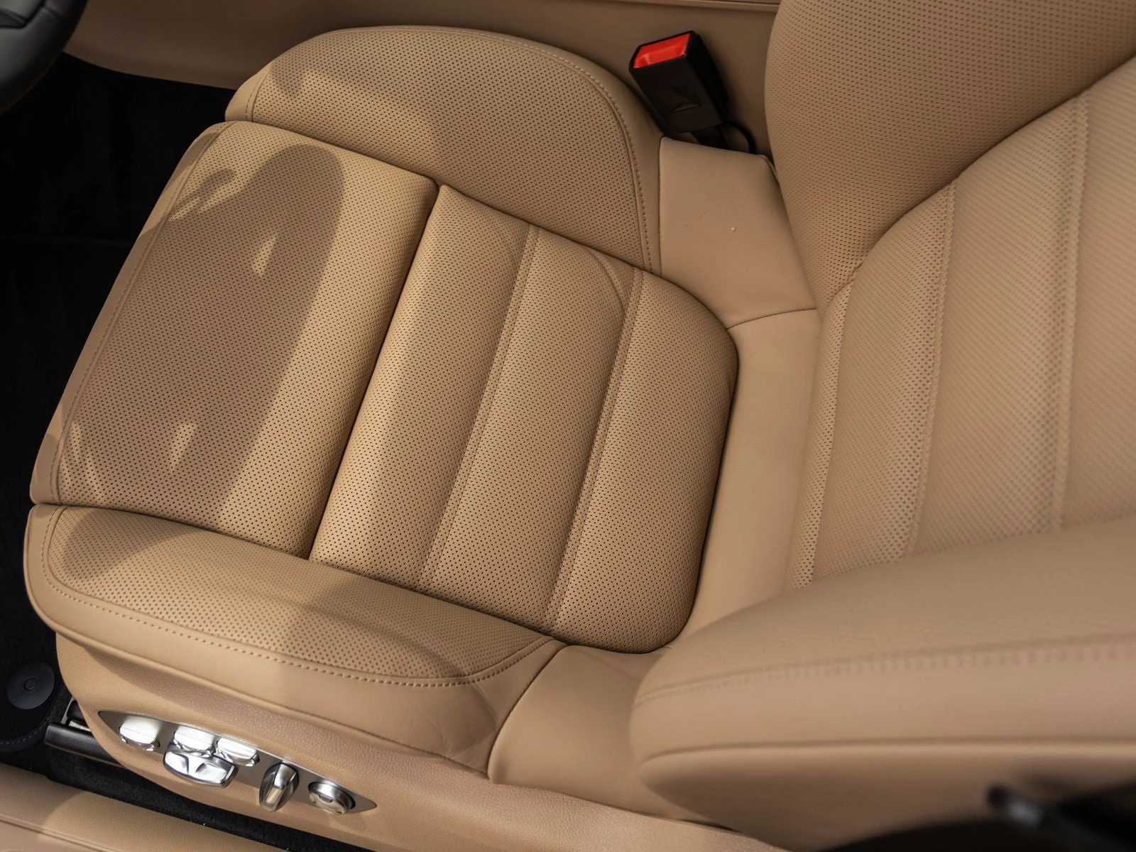 2026 Porsche Macan (95B), 28/30