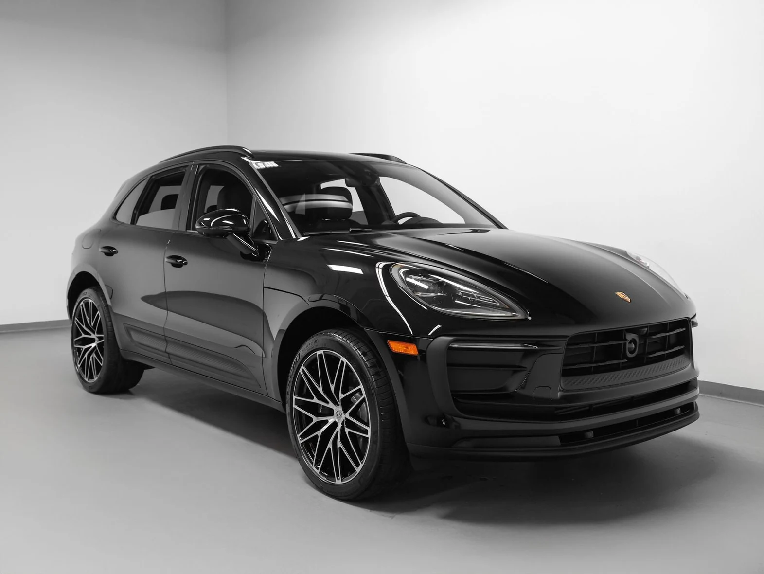 2026 Porsche Macan (95B), 8/30