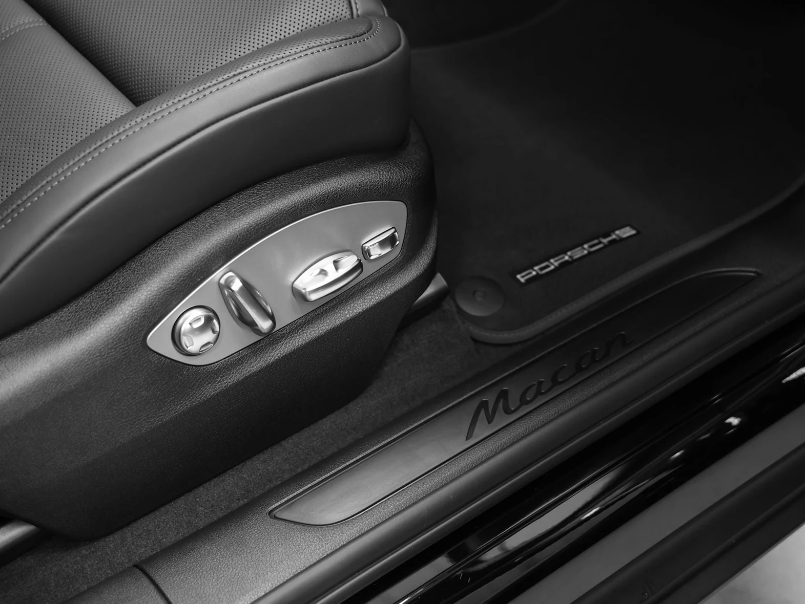 2026 Porsche Macan (95B), 17/30