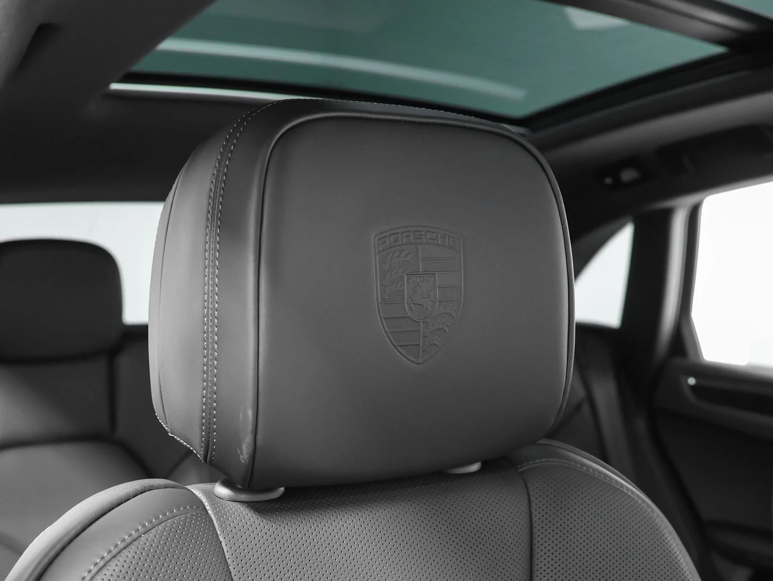 2026 Porsche Macan (95B), 20/30