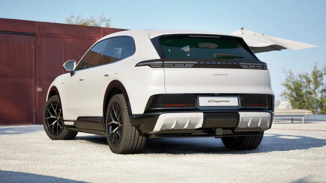 2026 Porsche Cayenne Electric (E4), 3/14