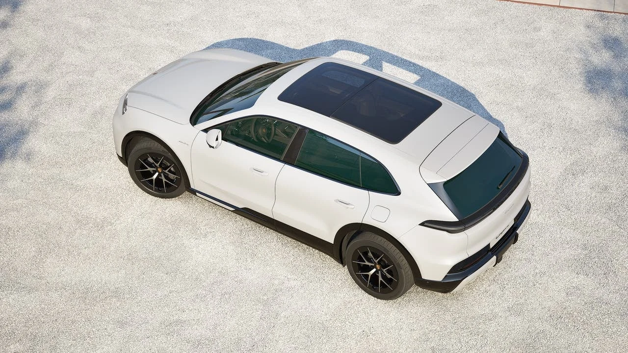 2026 Porsche Cayenne Electric (E4), 4/14