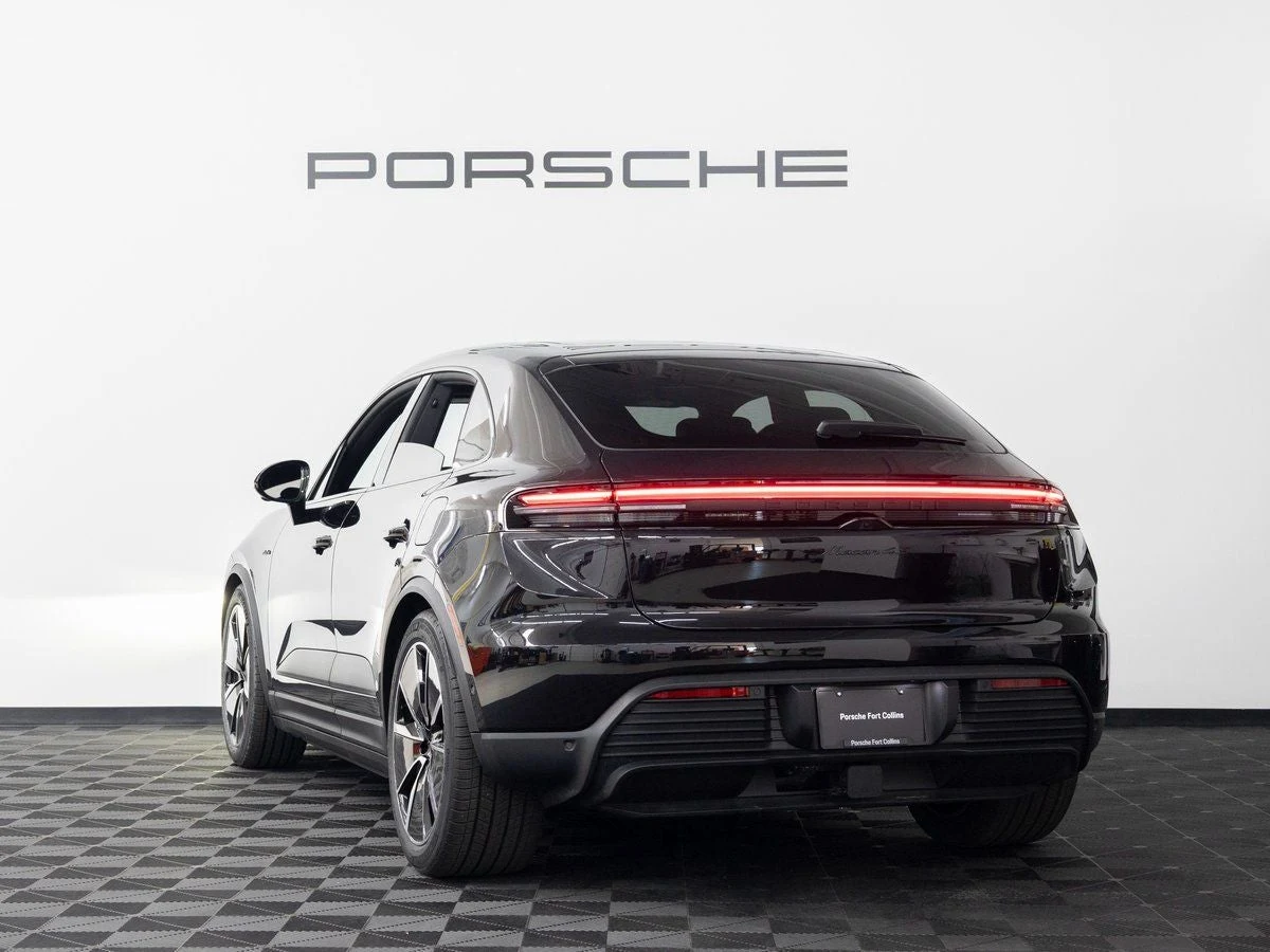 2026 Porsche Macan 4 Electric (XAB), 3/29