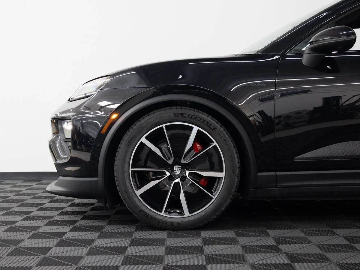 2026 Porsche Macan 4 Electric (XAB), 6/29