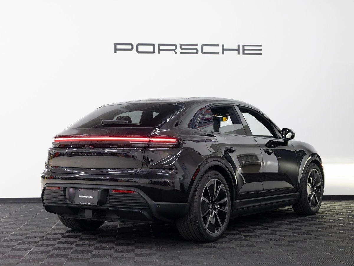 2026 Porsche Macan 4 Electric (XAB), 8/29