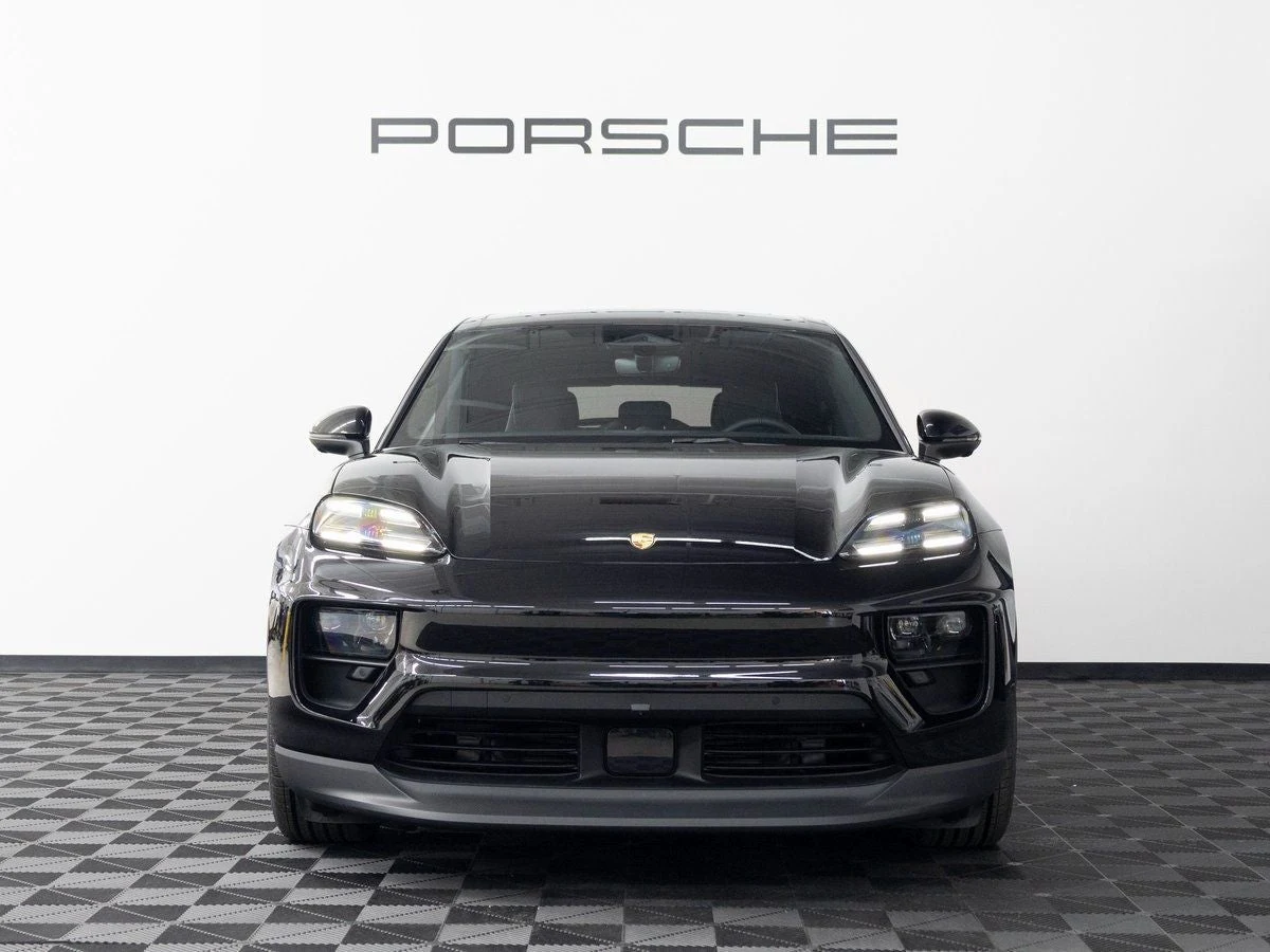 2026 Porsche Macan 4 Electric (XAB), 10/29