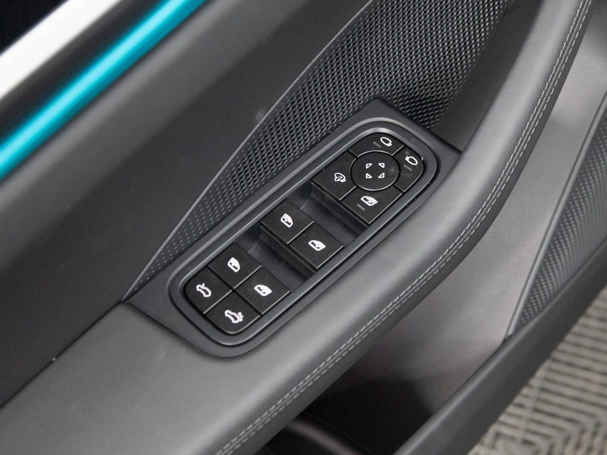 2026 Porsche Macan 4 Electric (XAB), 20/29
