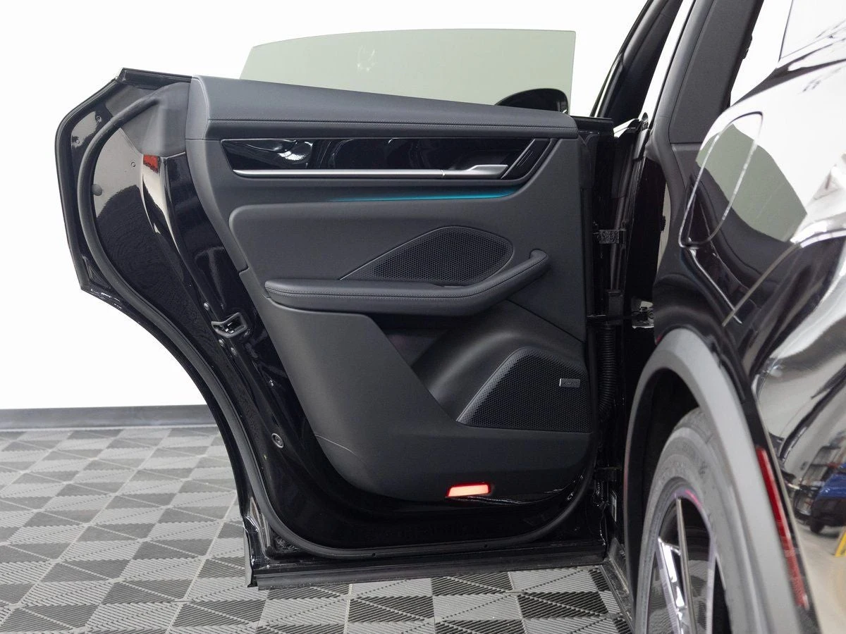 2026 Porsche Macan 4 Electric (XAB), 21/29