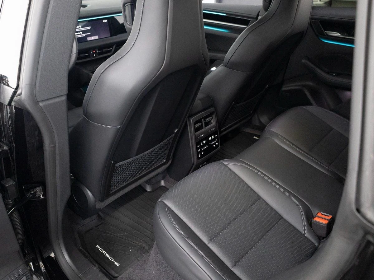 2026 Porsche Macan 4 Electric (XAB), 24/29