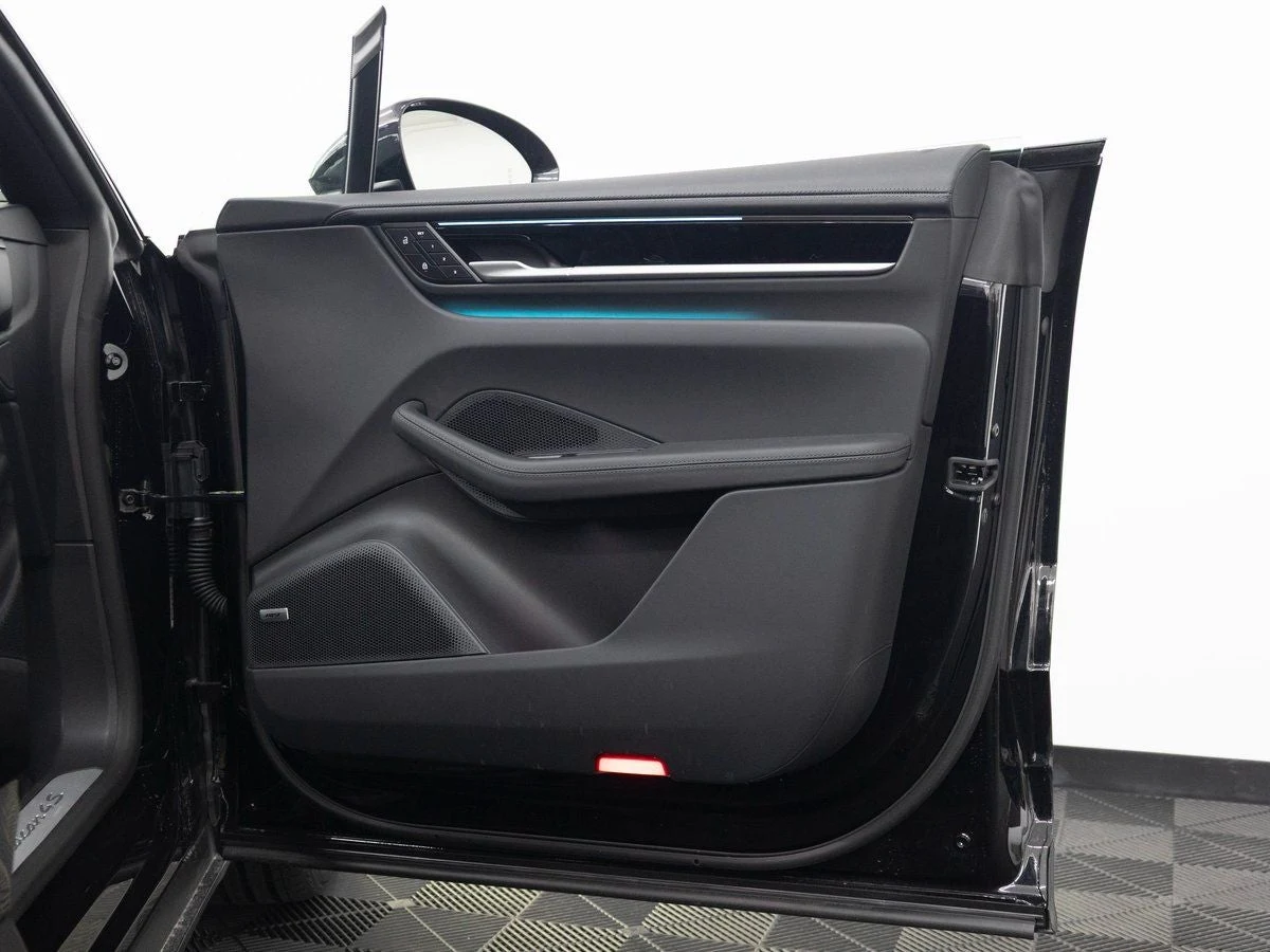 2026 Porsche Macan 4 Electric (XAB), 28/29